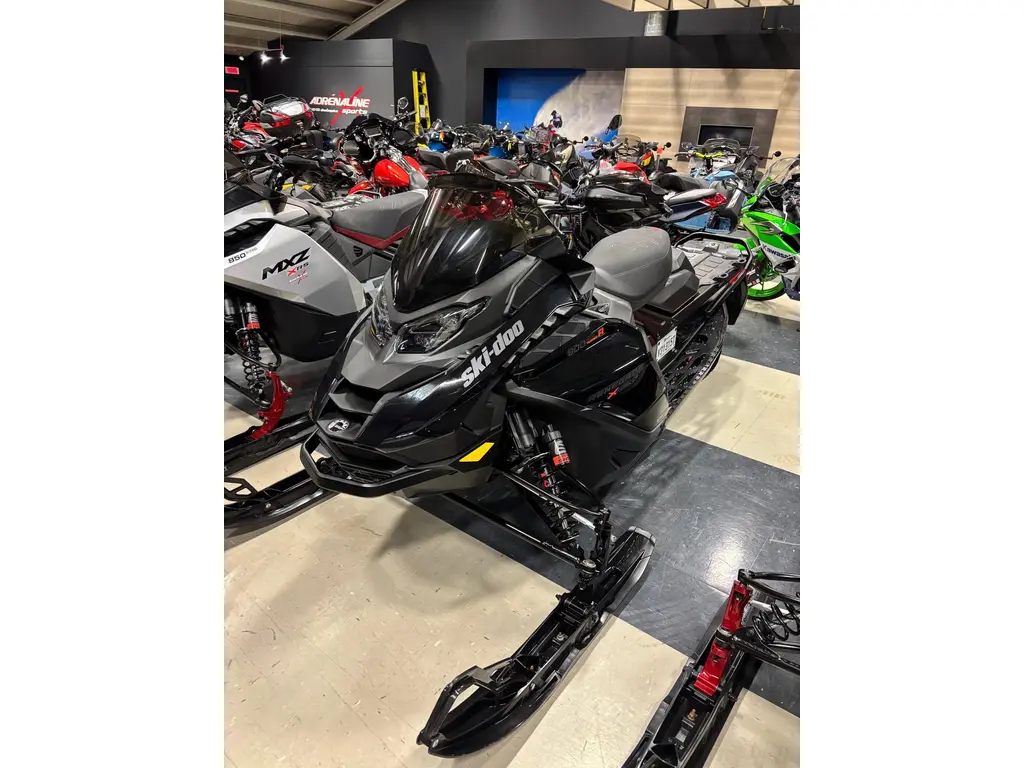 Ski-Doo renegade x-rs 900turbo r 2024