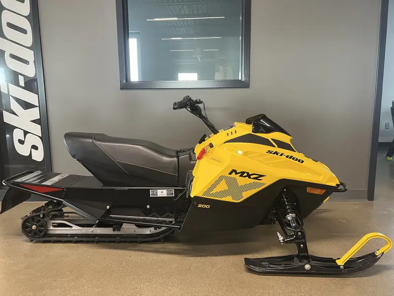 2024 Ski-Doo MXZ 200