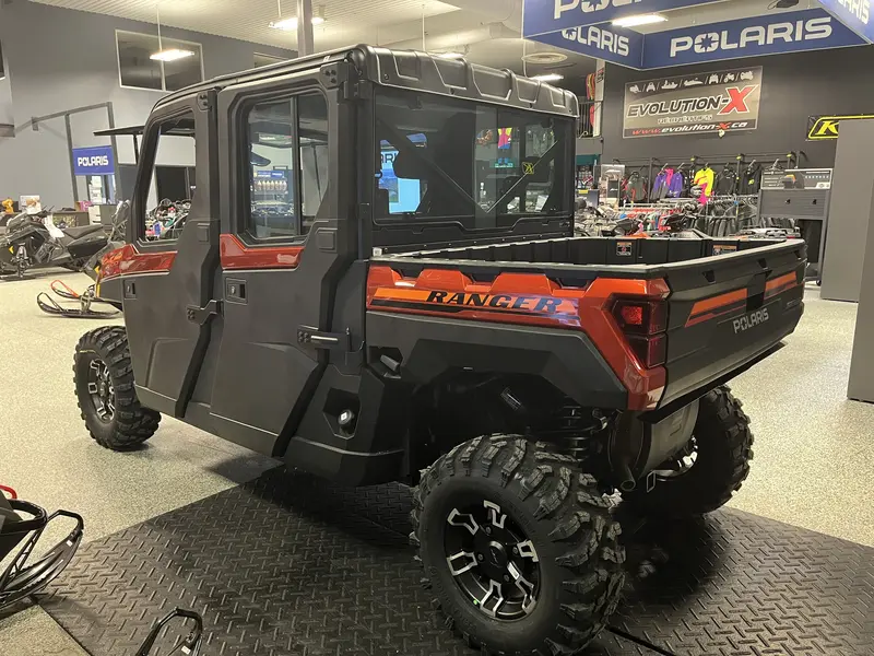 2025 Polaris RANGER CREW XP 1000 NORTHSTAR EDITION PREMIUM Pare-brise basculant et vitres électriques