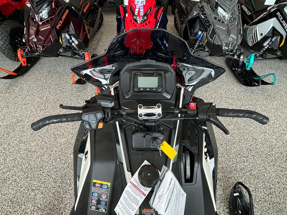 2025 Polaris 650 Indy Sp 137 alt