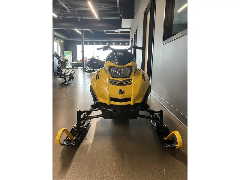 2024 Ski-Doo MXZ 200