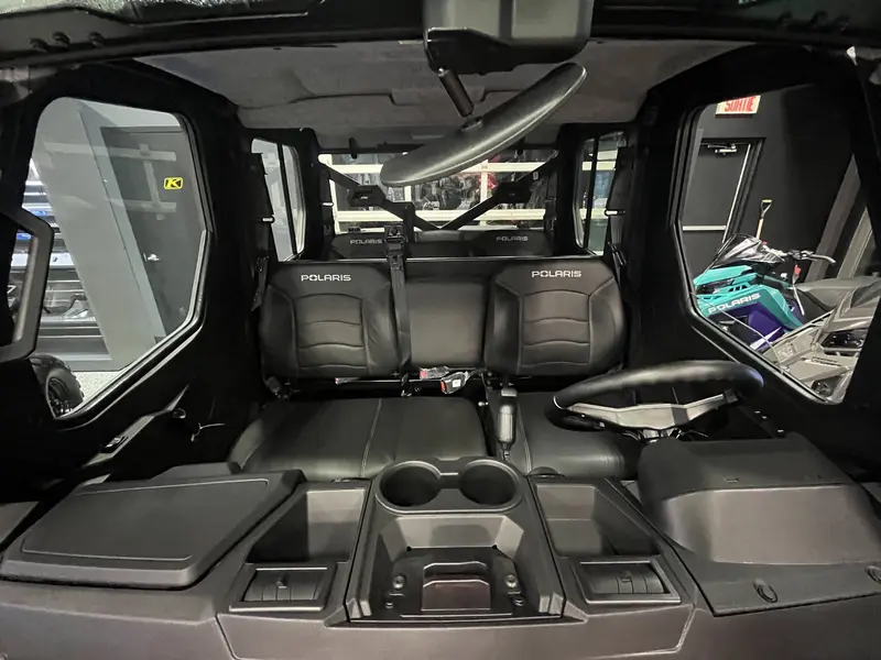 2025 Polaris RANGER CREW XP 1000 NORTHSTAR EDITION PREMIUM Pare-brise basculant et vitres électriques
