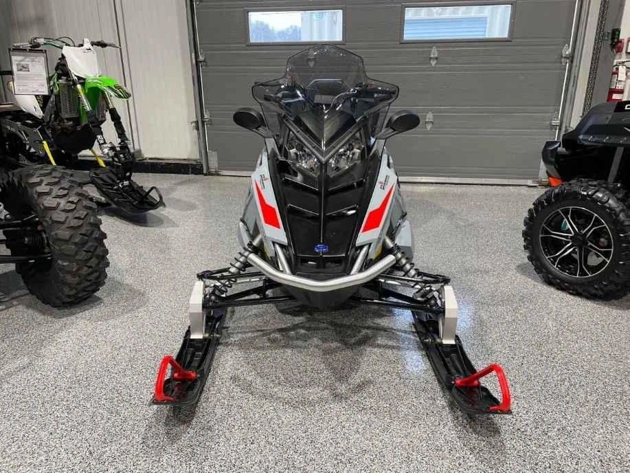 2024 Polaris 550 Voyageur Adventure 144 alt