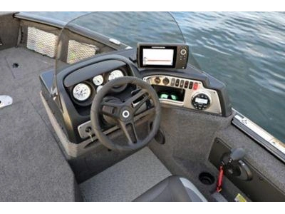 2025 Lund Boat Co 1775 Impact Xs alt