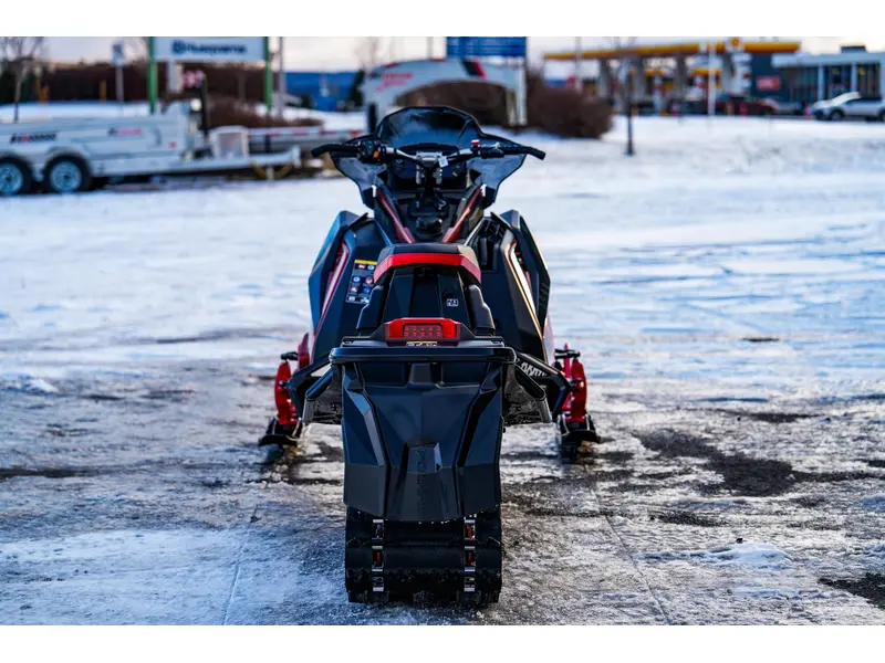 2025 Polaris BOOST INDY VR1 DYNAMIX 137