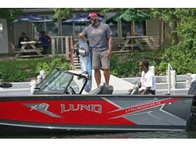 2023 Lund Boat Co 1775 Crossover Xs alt