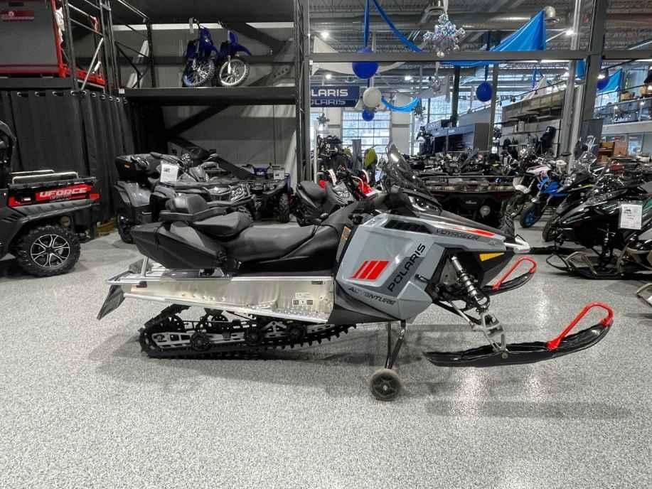 2024 Polaris 550 Voyageur Adventure 144 alt