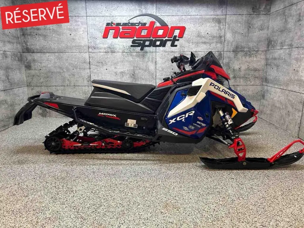 Polaris 850 INDY XCR 128  ( prix special tout inclus ! ) 2022