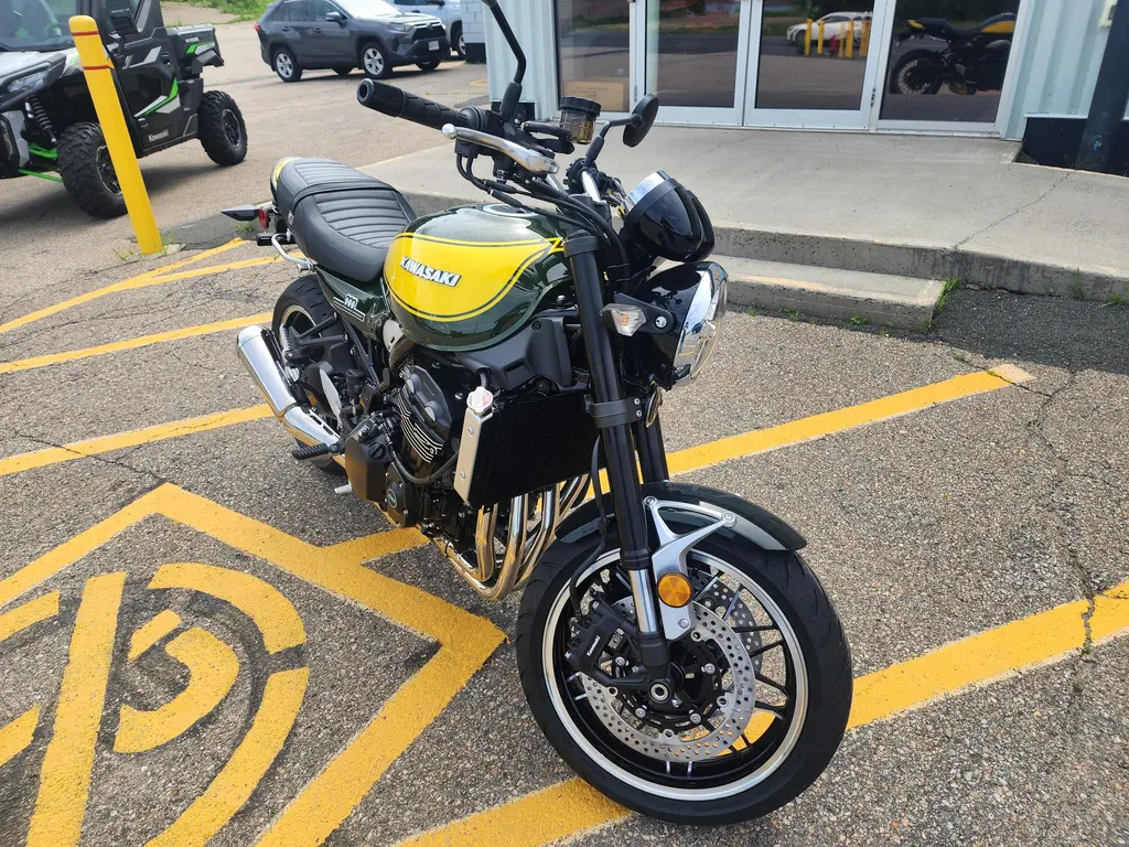 2024 Kawasaki ZR900CRACN Z900RS