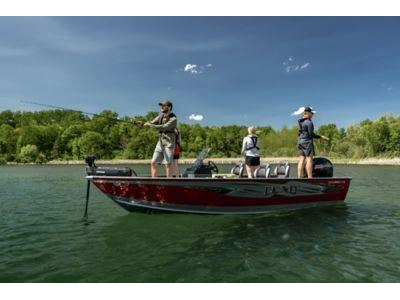 2024 Lund Boat Co 1875 Impact Xs alt