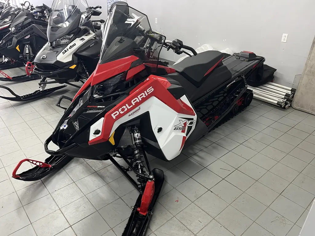 Polaris SWITCHBACK XC 850 146 2023