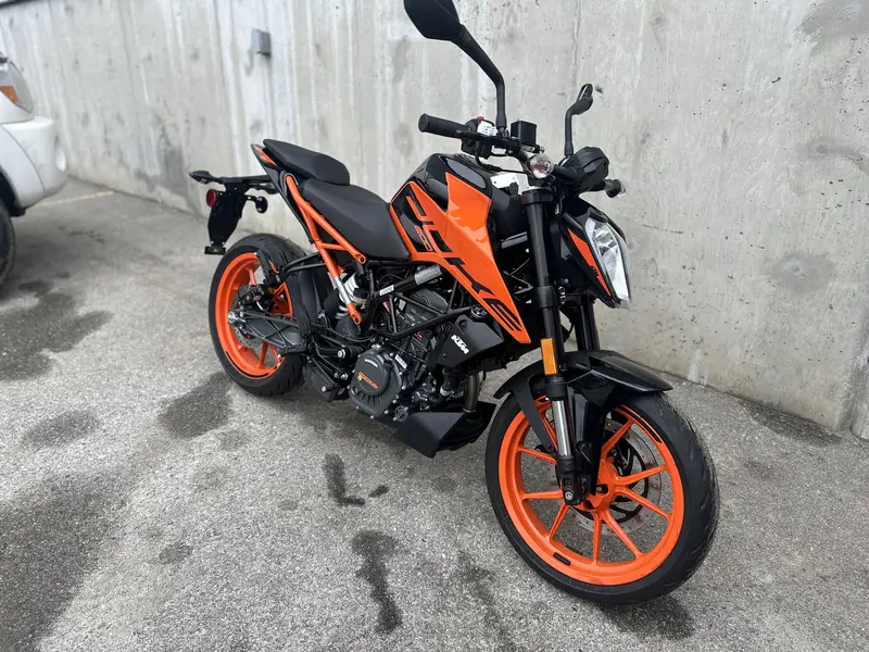2023 KTM Duke 200