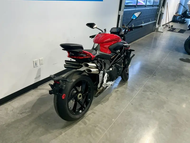 2022 MV Agusta Brutale 1000 RS thumbnail 8