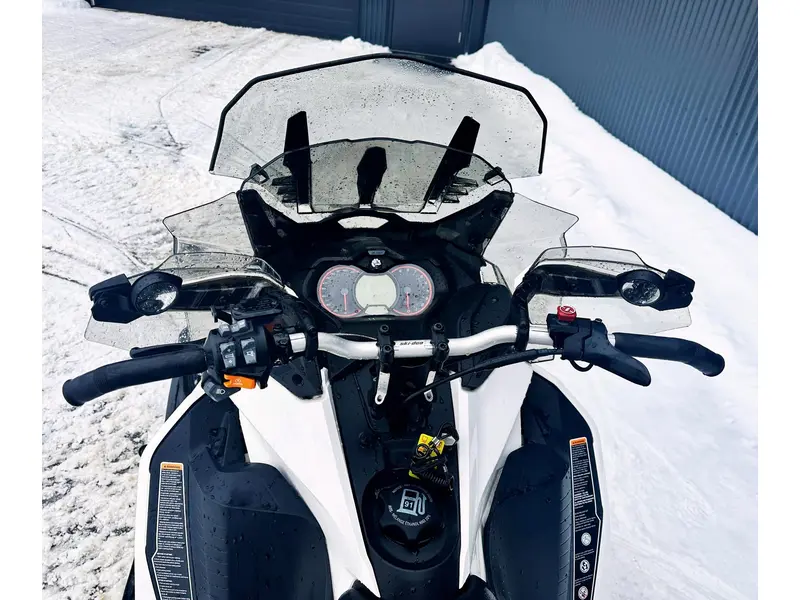 2017 Ski-Doo RENEGADE ADRENALINE 850