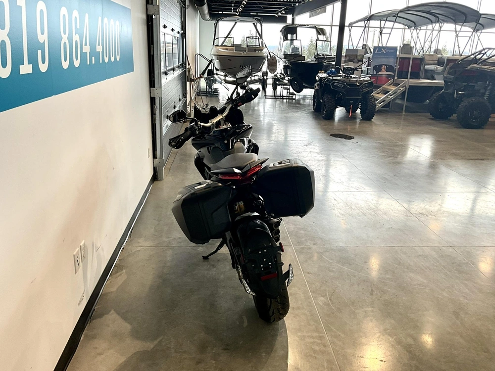 Mv Agusta Turismo Veloce Lusso Scs 2023 alt