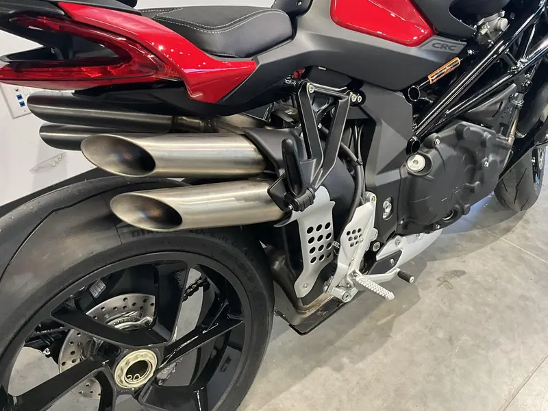 2022 MV Agusta Brutale 1000 RS thumbnail 6