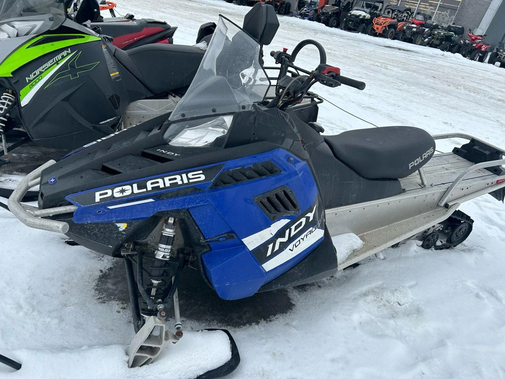 Polaris Indy Voyager 2016 alt