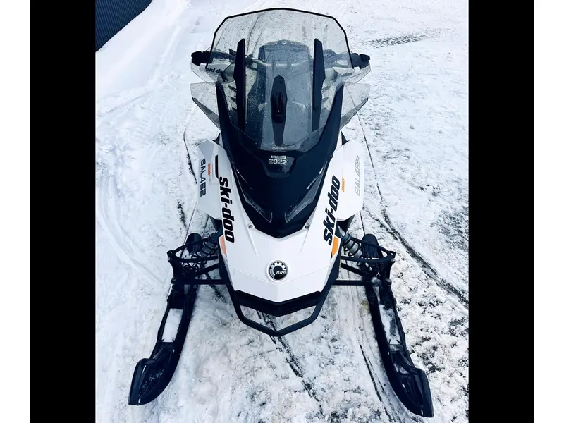 2017 Ski-Doo RENEGADE ADRENALINE 850
