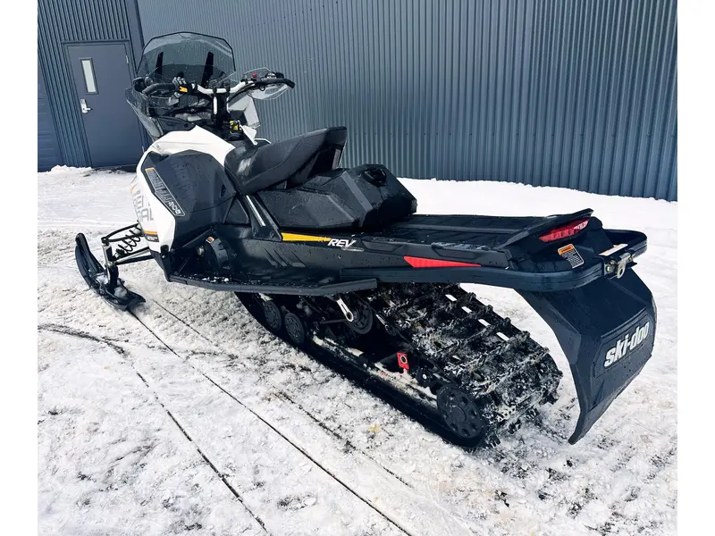 2017 Ski-Doo RENEGADE ADRENALINE 850