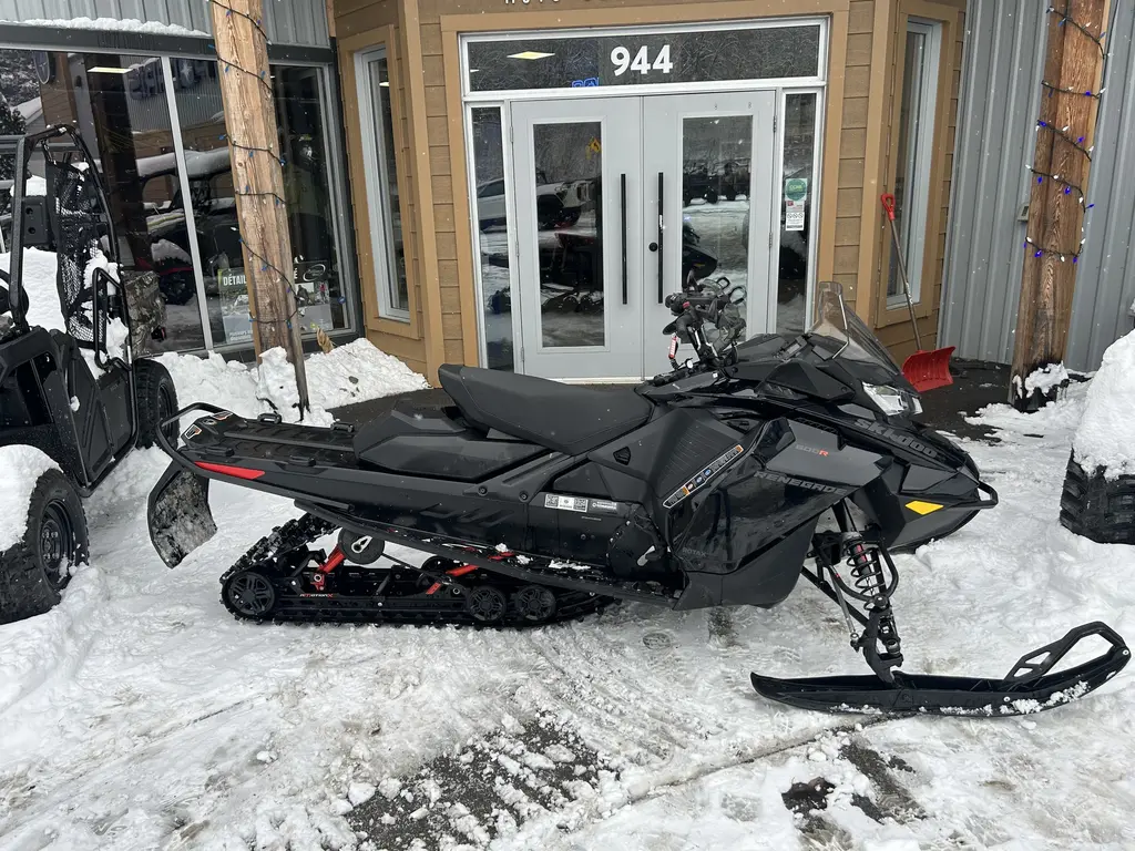 2022 Ski-Doo Renegad 137 600R