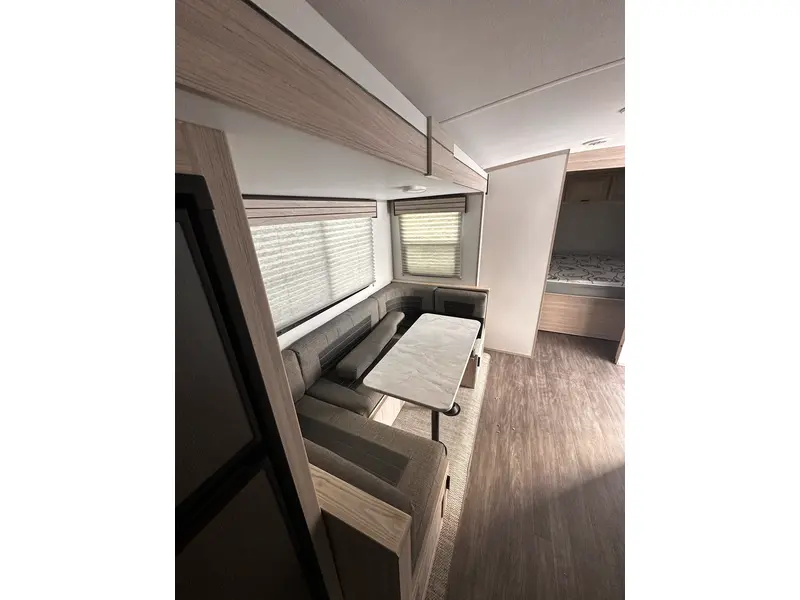 2022 Cruiser RV Shadow cruiser 239RBS