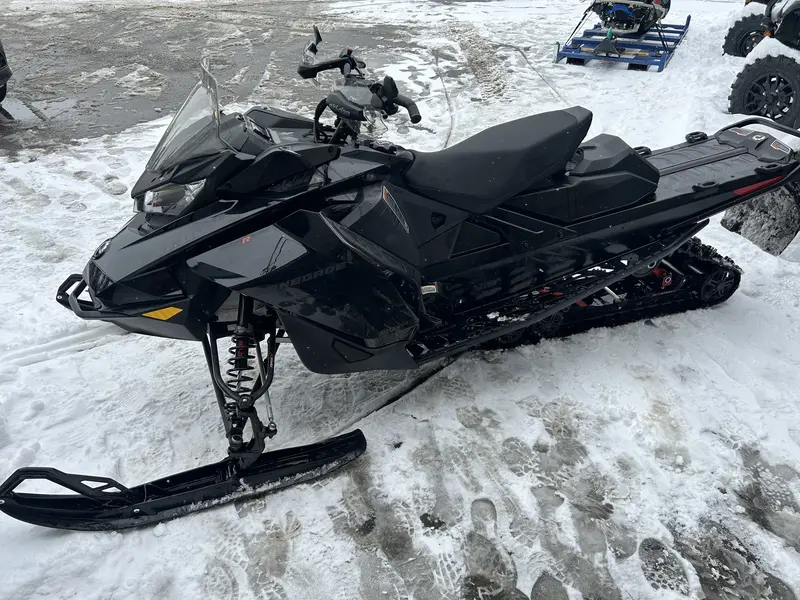 2022 Ski-Doo Renegad 137 600R