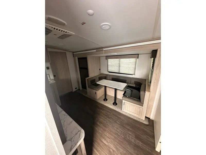 2022 Cruiser RV Shadow cruiser 239RBS