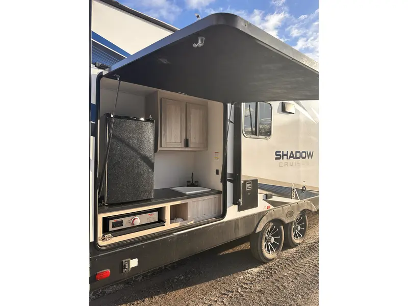 2022 Cruiser RV Shadow cruiser 239RBS
