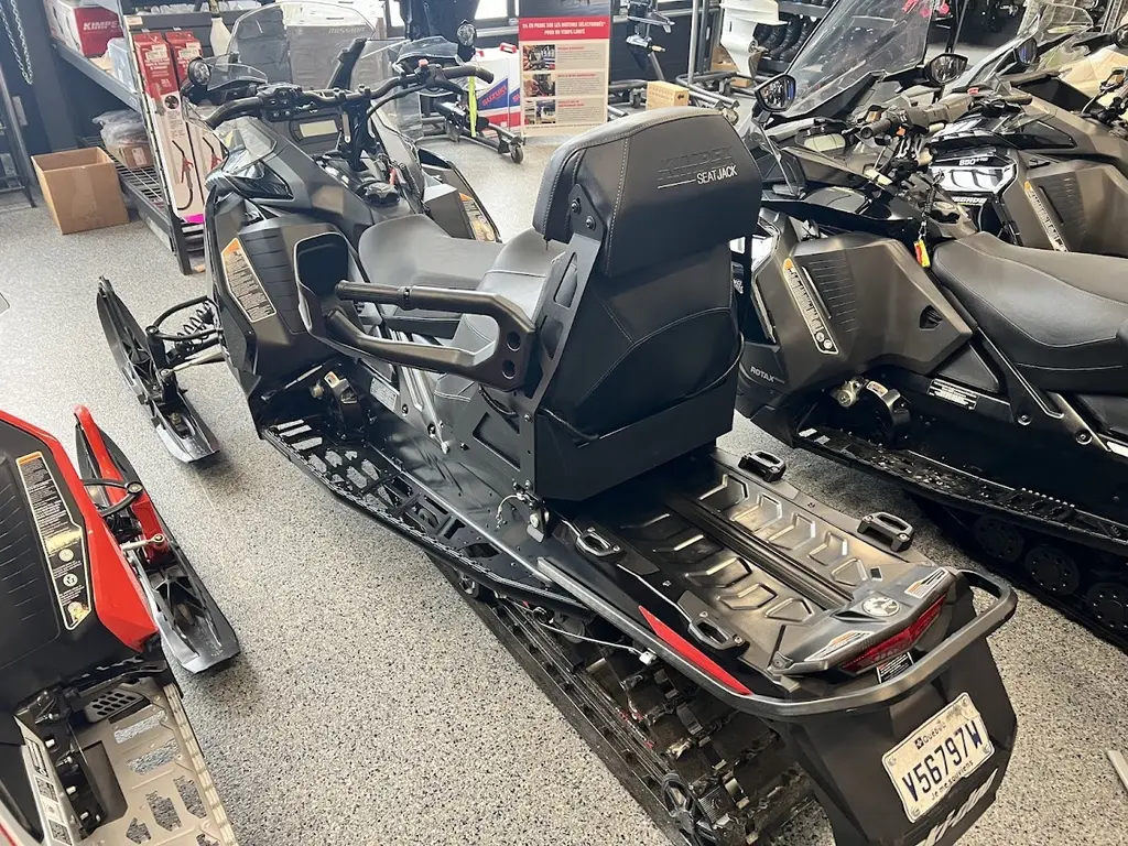 2023 Ski-Doo RENEGADE 850