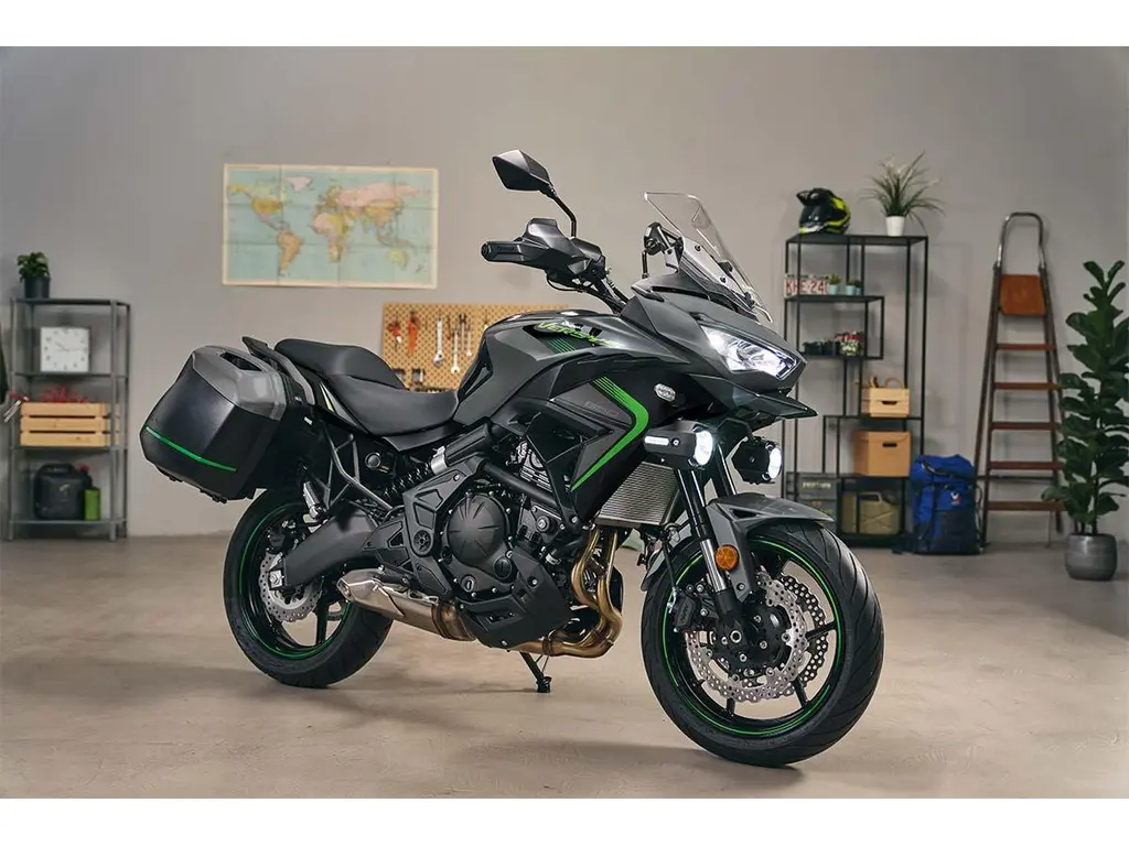 2025 Kawasaki VERSYS 650 LT RESERVE PAR TELEPHONE