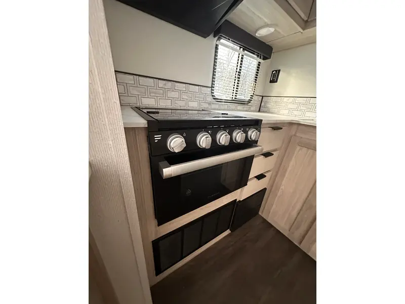 2022 Cruiser RV Shadow cruiser 239RBS
