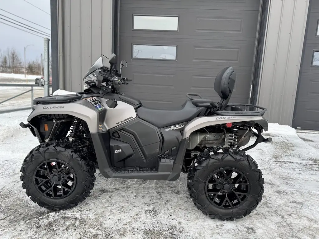 2024 Can-Am OUTLANDER MAX XT 700