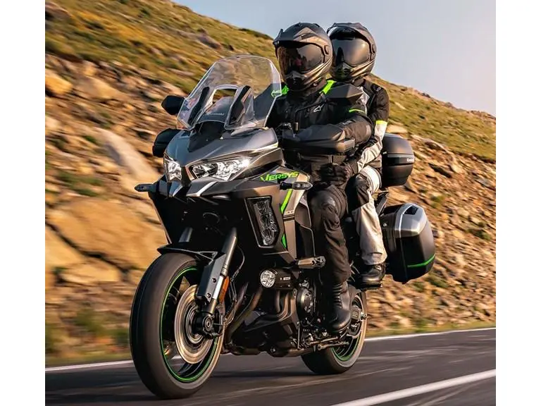 New 2025 Kawasaki VERSYS 1100 LT SE in Laval Laval Moto