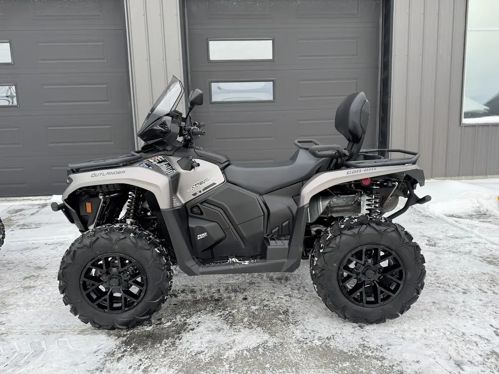 Can-Am OUTLANDER MAX XT 700 2024