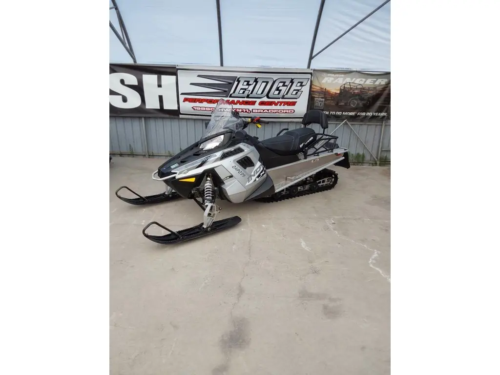 2018 Polaris INDY® LXT 550 FAN 144 Electric 1.0 Energy Vogue Silver