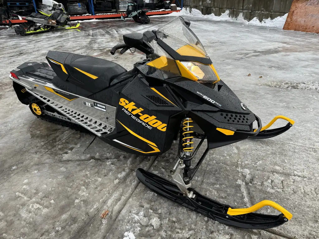 2013 Ski-Doo renegade 600 ace sport