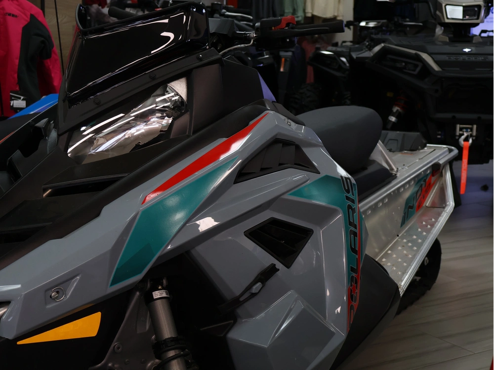Polaris 550 Indy Evo 121 S24cbu5tsl 2024 alt