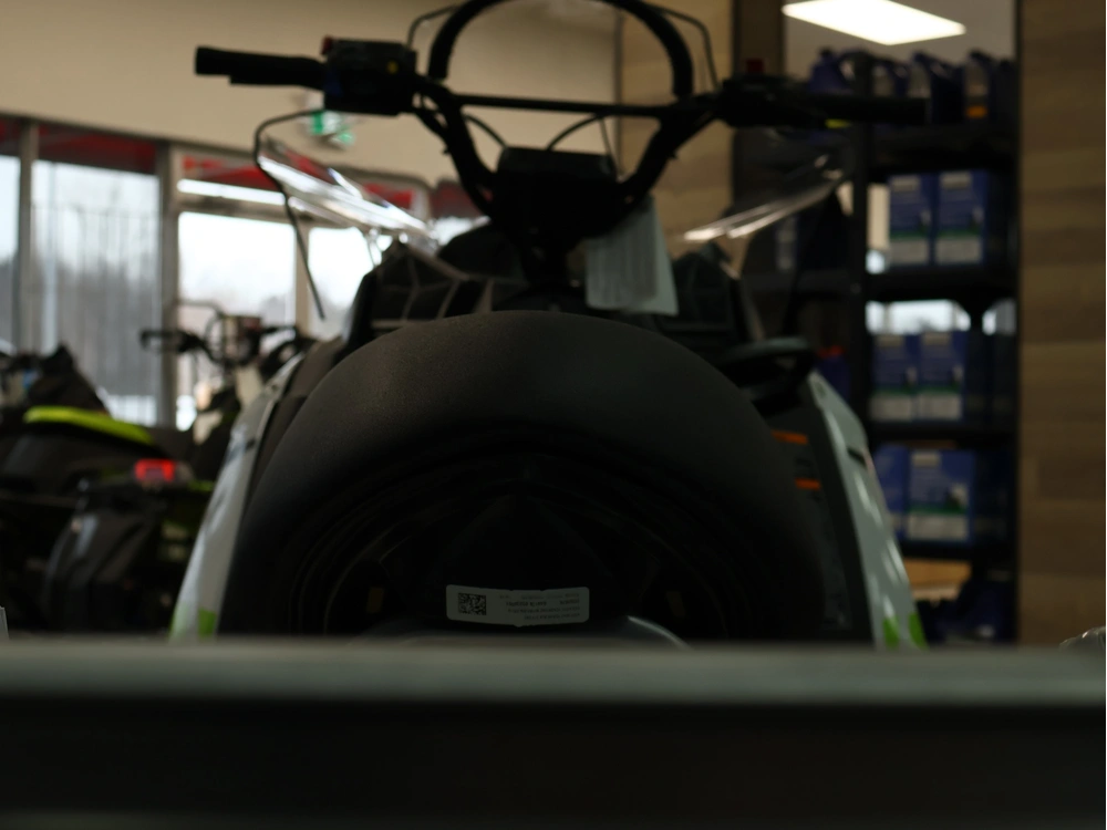 Polaris 550 Voyageur 155 2025 alt