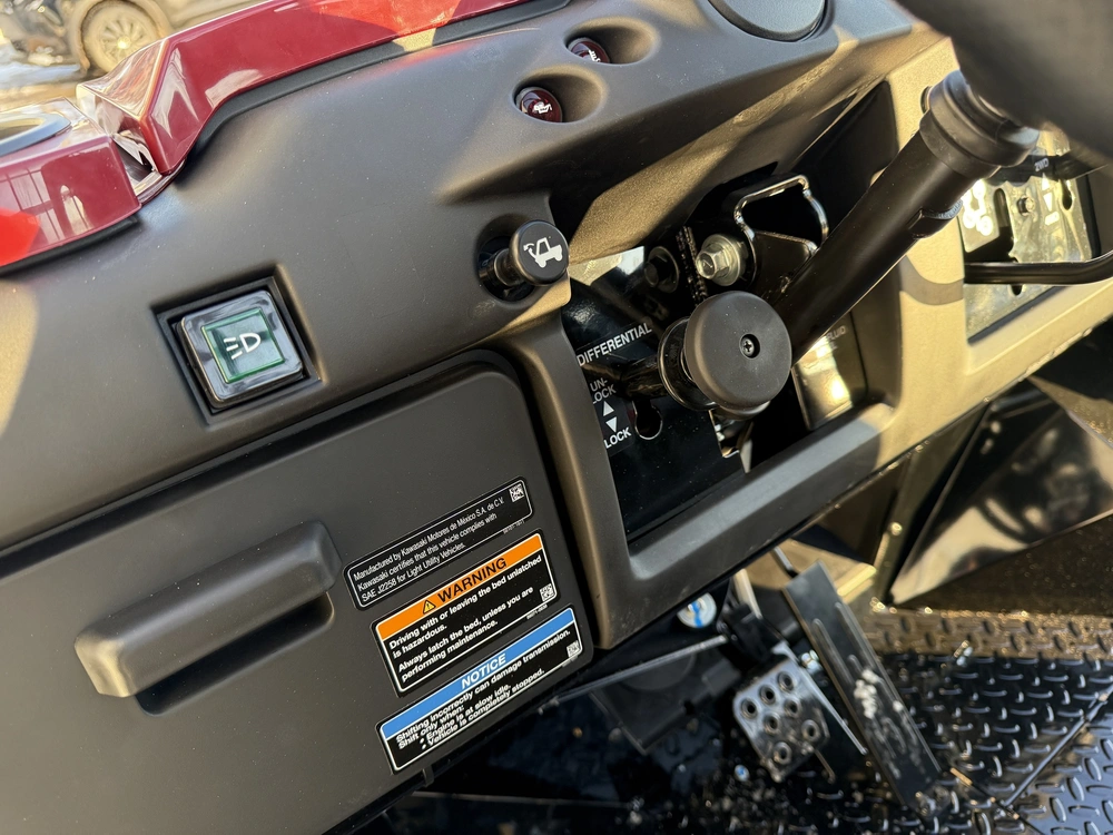 2025 Kawasaki Mule 4010 4x4 alt