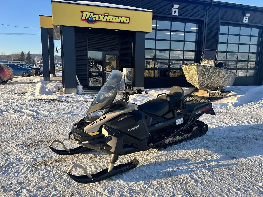 2023 Ski-Doo SKANDIC LE WT 600R Chenille 2 Pouces!