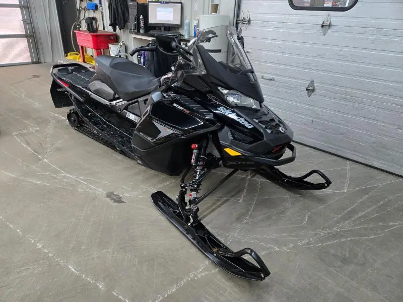 2019 Ski-Doo Renegade XRS E IR 900 ACE Turb