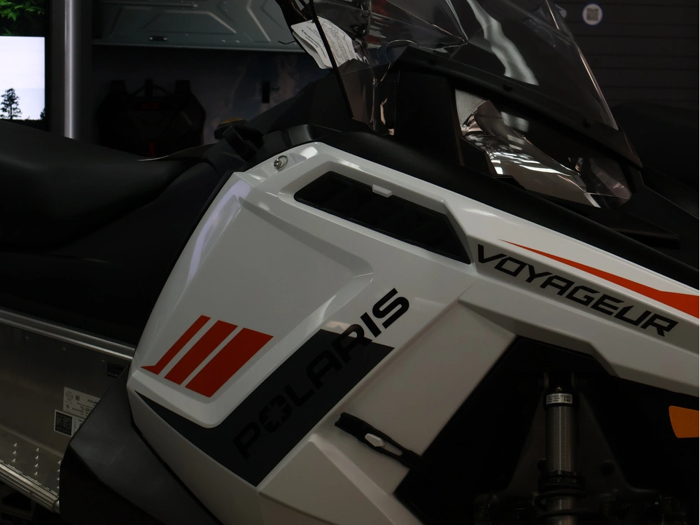 2024 Polaris 550 Voyageur 144 S24cef5tsl alt