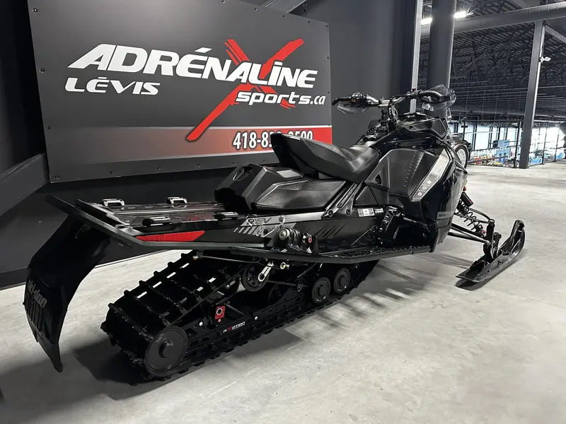 2019 Ski-Doo RENEGADE X-RS 850