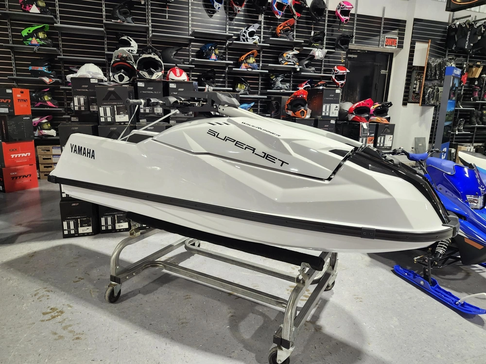 Yamaha Superjet 2024 alt