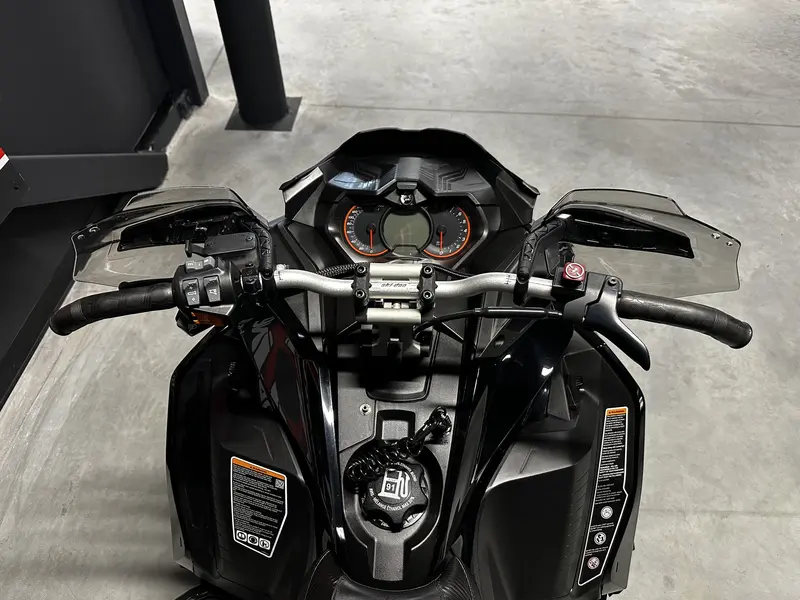 2019 Ski-Doo RENEGADE X-RS 850