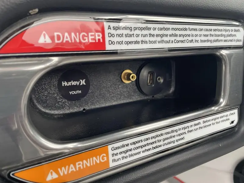 2012 SUPER AIR NAUTIQUE TEAM 230 **MODELE 23 PIEDS RARE SUR LE MARCHÉ**