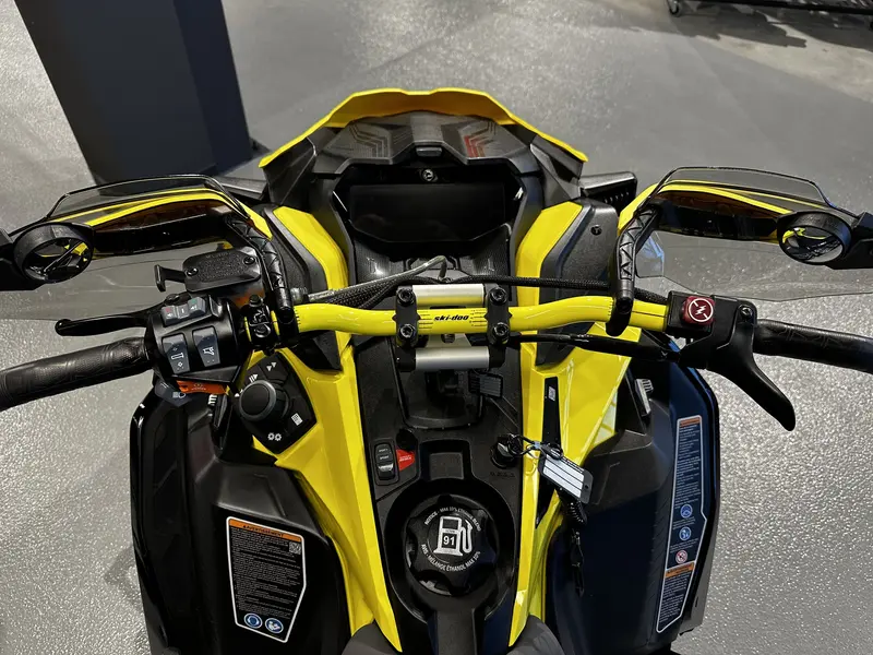 2022 Ski-Doo RENEGADE X-RS 850