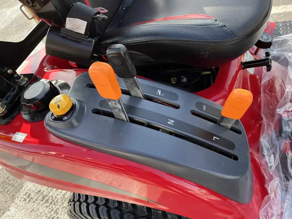 Mahindra Emax20S 2021