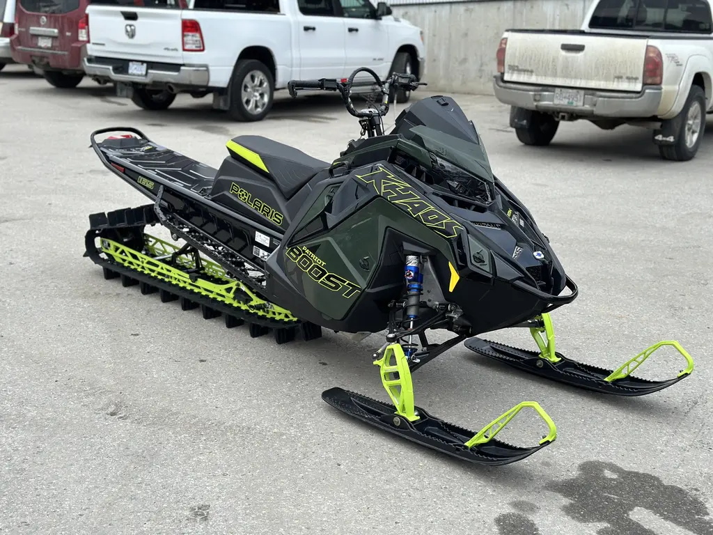 2024 Polaris PATRIOT BOOST RMK KHAOS SLASH 165 - Army Green / Gloss Black / Neon