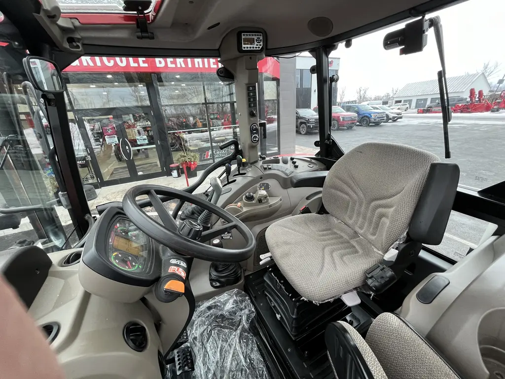 Case IH farmall 115C 2018